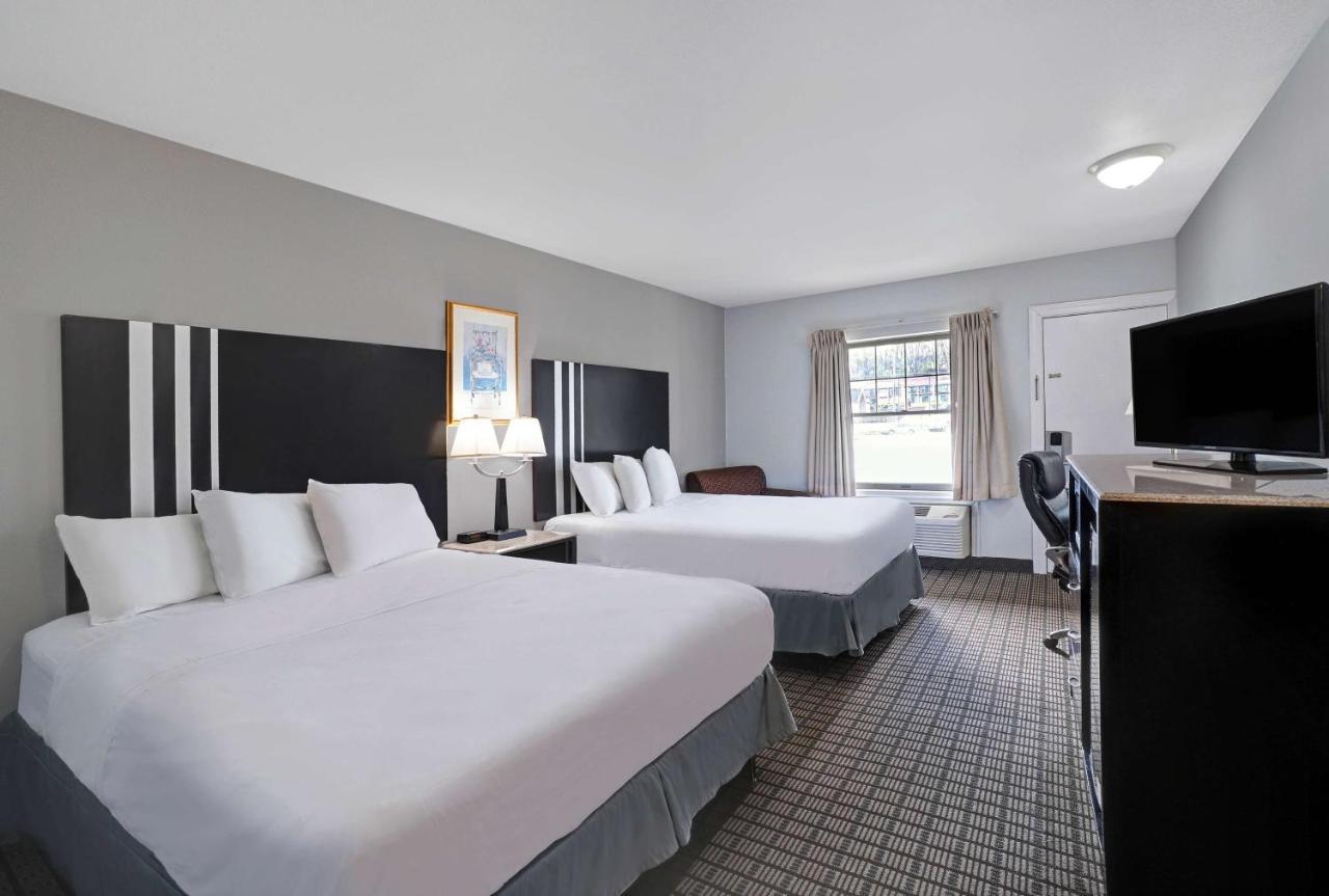 6 Washington, Pa Hotel 2*
