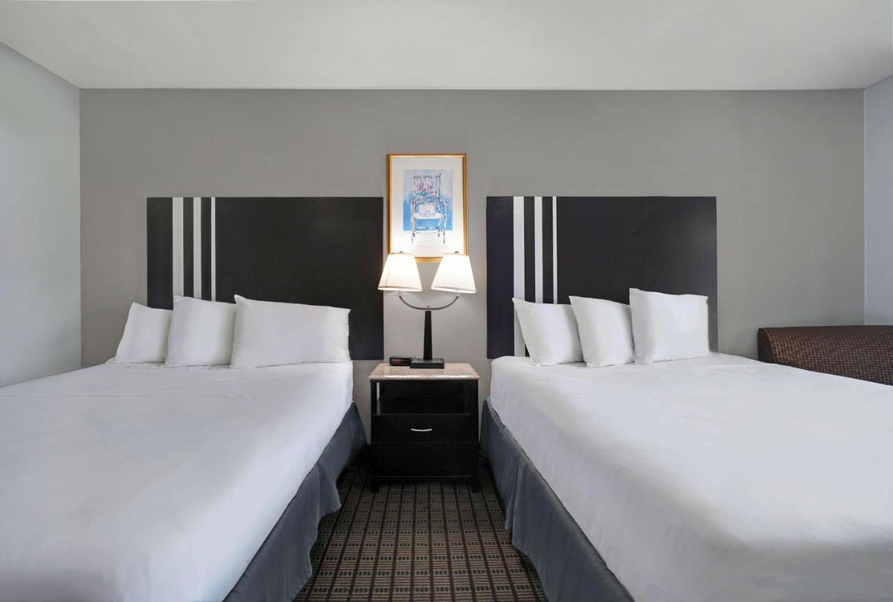 6 Washington, Pa Hotel