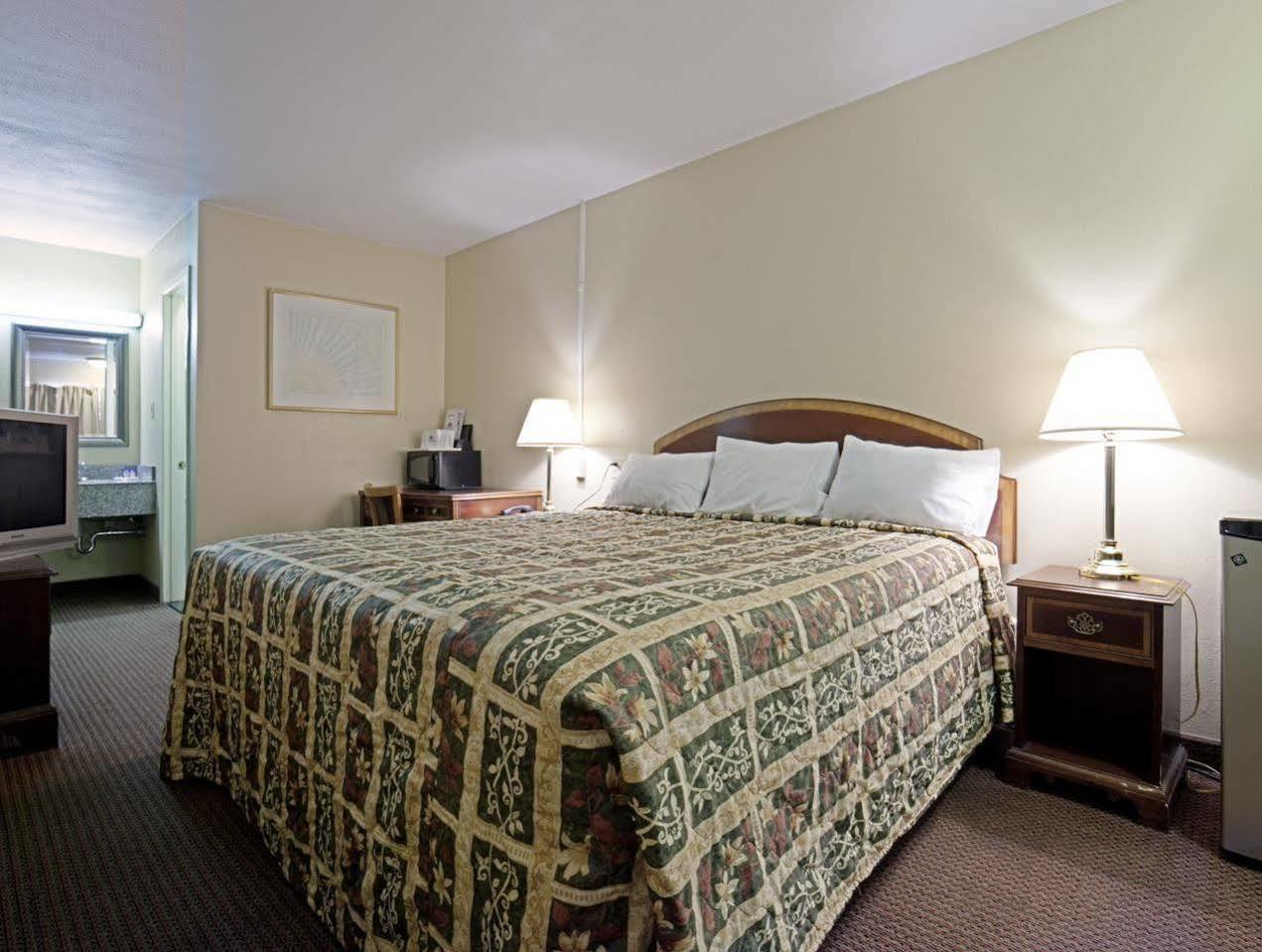 Hotel 6 Washington, Pa 2*